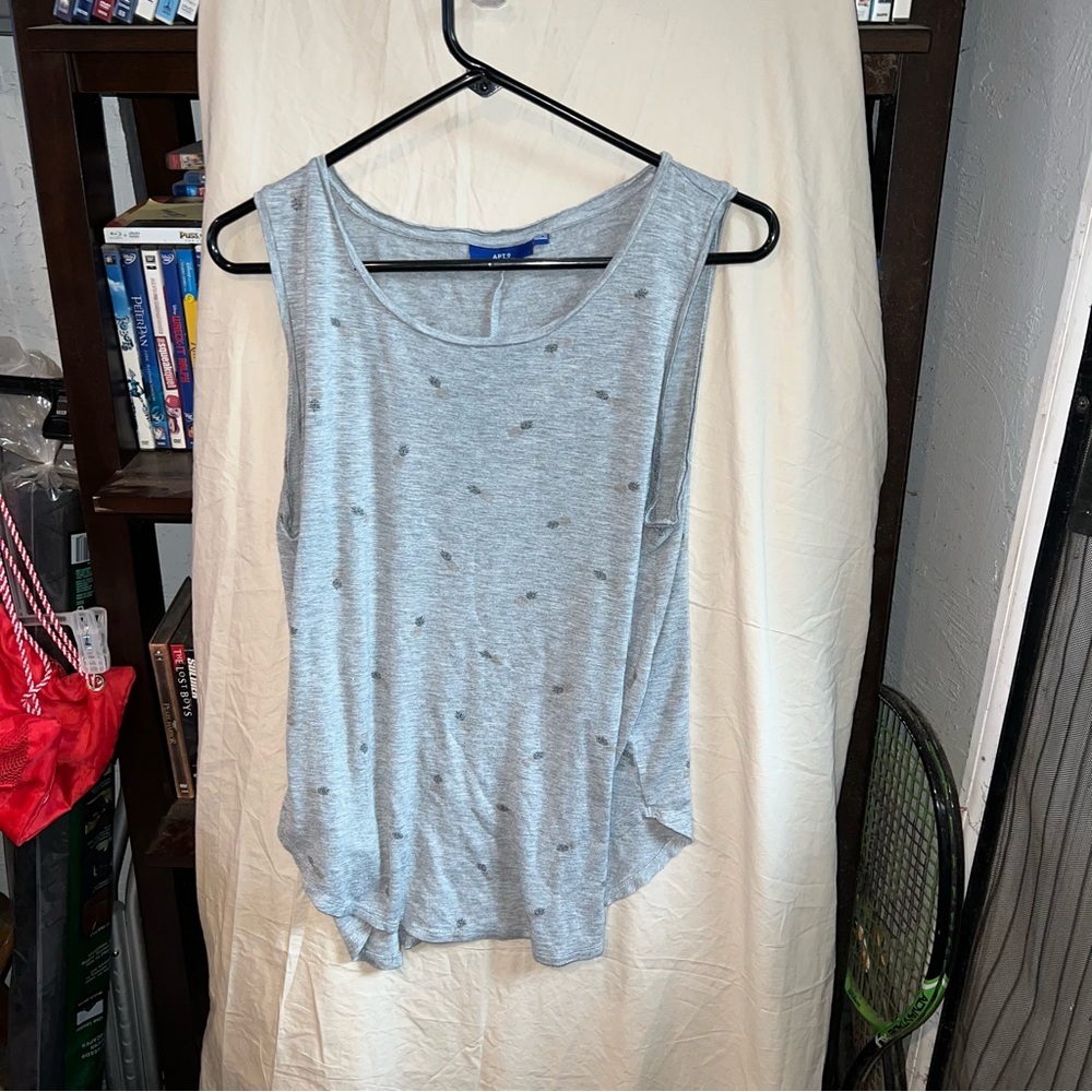 Women’s Gray Pineapple Muscle Tank Top
